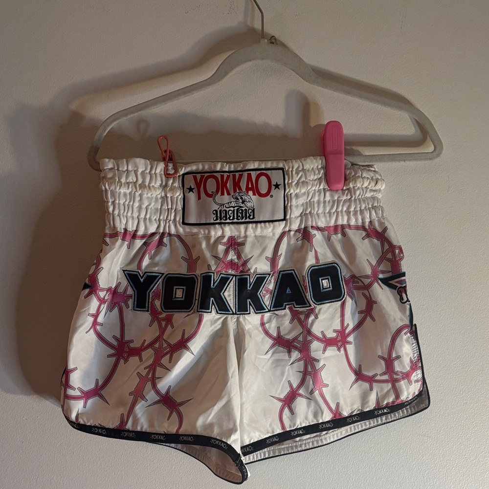 pink barbed wire yokkao Muay Thai shorts